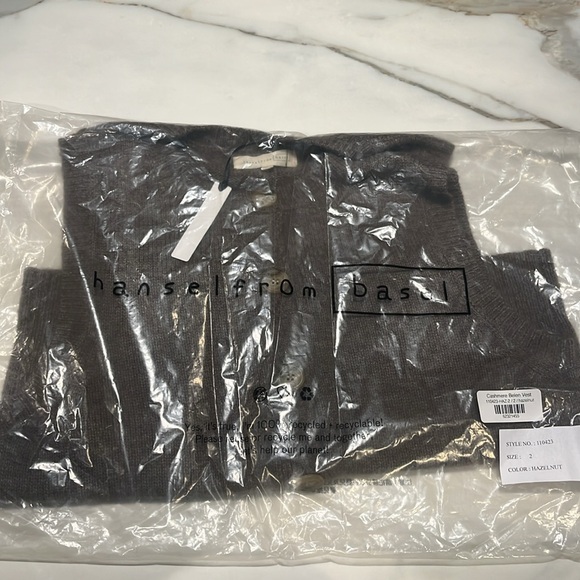 Hansel From Basel Cashmere Belen Vest in Hazelnut (size 2) - Picture 5 of 5